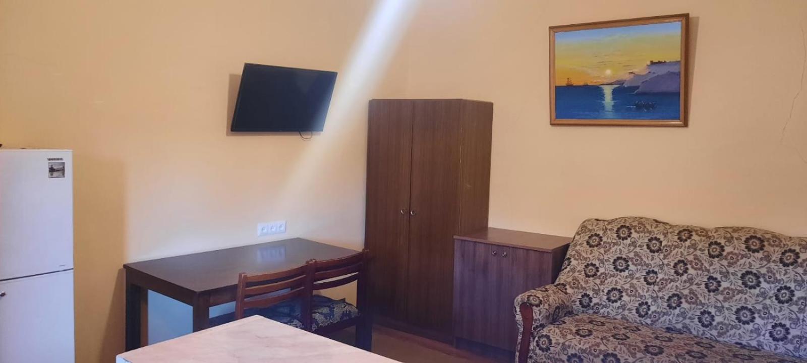 Family Hotel Dilidzjan Buitenkant foto